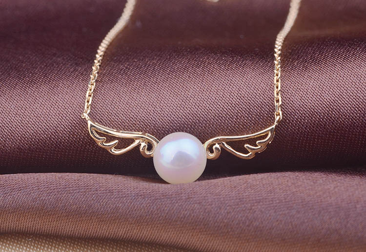 14K Yellow Gold Angle Wing Necklace with Akoyo Pearl 