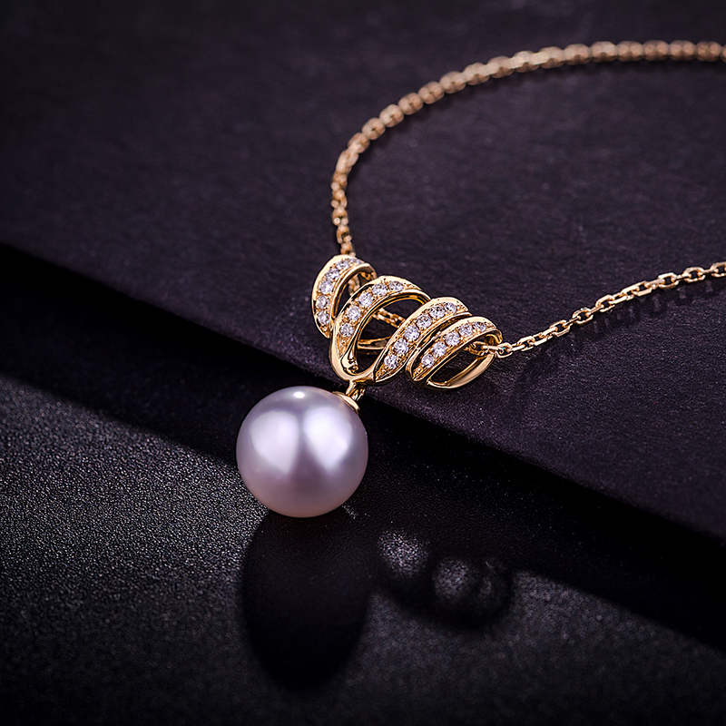 18K Gold Infinity Necklace Pendants with Akoyo Pearl and Diamond