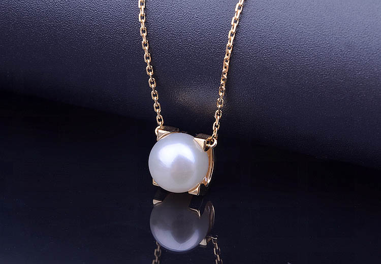 14K Yellow Gold Necklace Pendants with Natural Akoyo Pearl