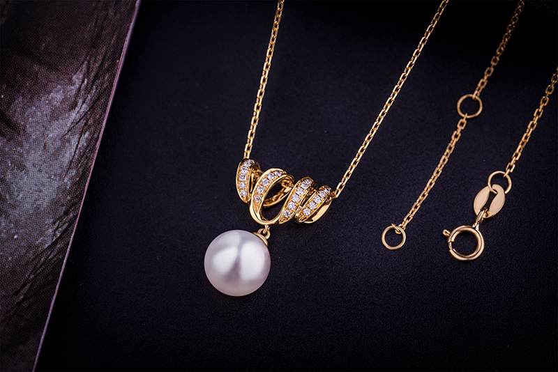 18K Gold Infinity Necklace Pendants with Akoyo Pearl and Diamond