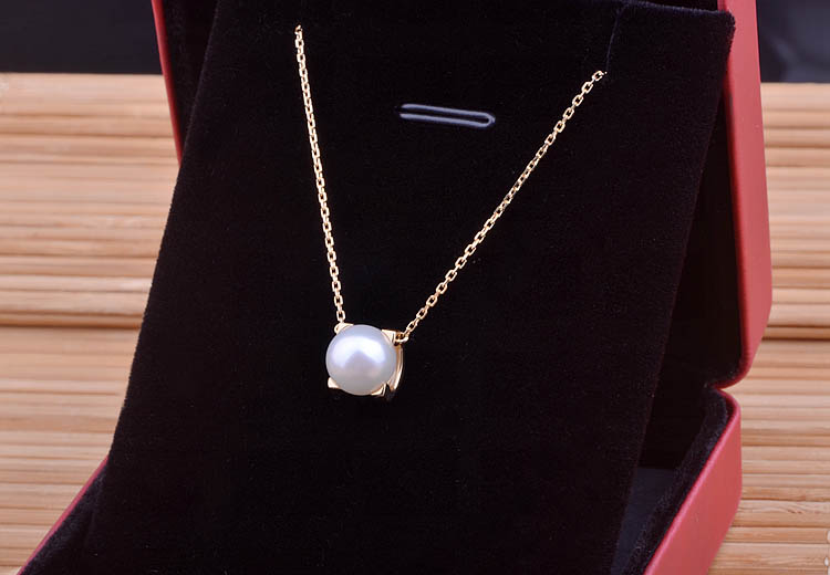 14K Yellow Gold Necklace Pendants with Natural Akoyo Pearl