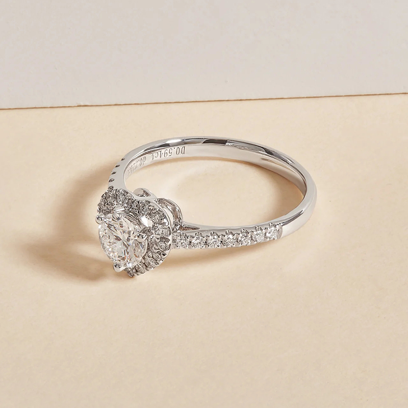 18K White Gold Heart Shape Engagement Rings